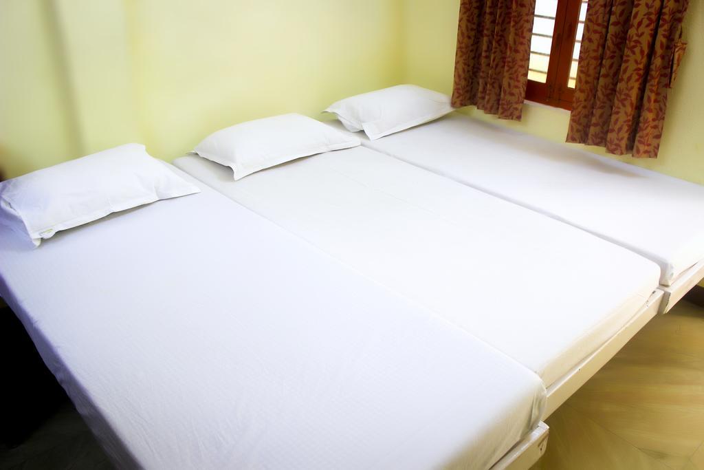 Pms Guest House Pondicherry Exteriör bild