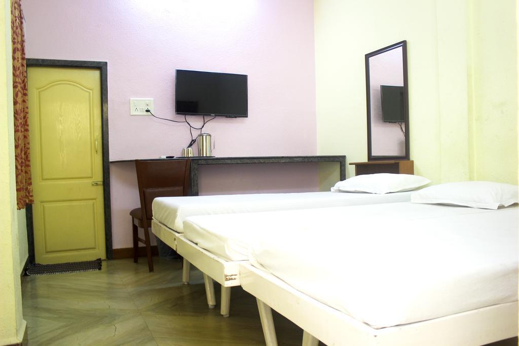 Pms Guest House Pondicherry Exteriör bild